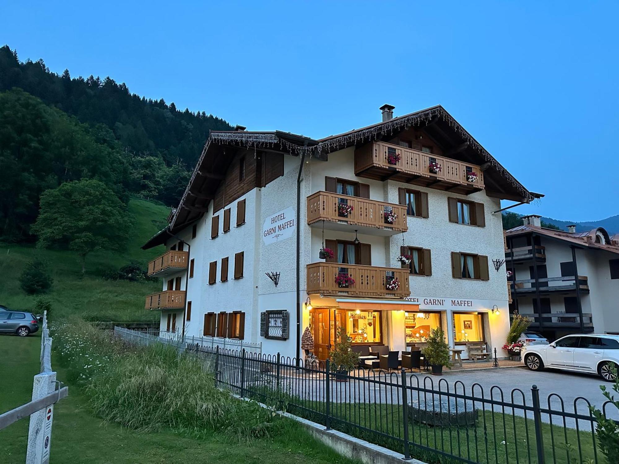Hotel Garni Maffei Pinzolo Εξωτερικό φωτογραφία